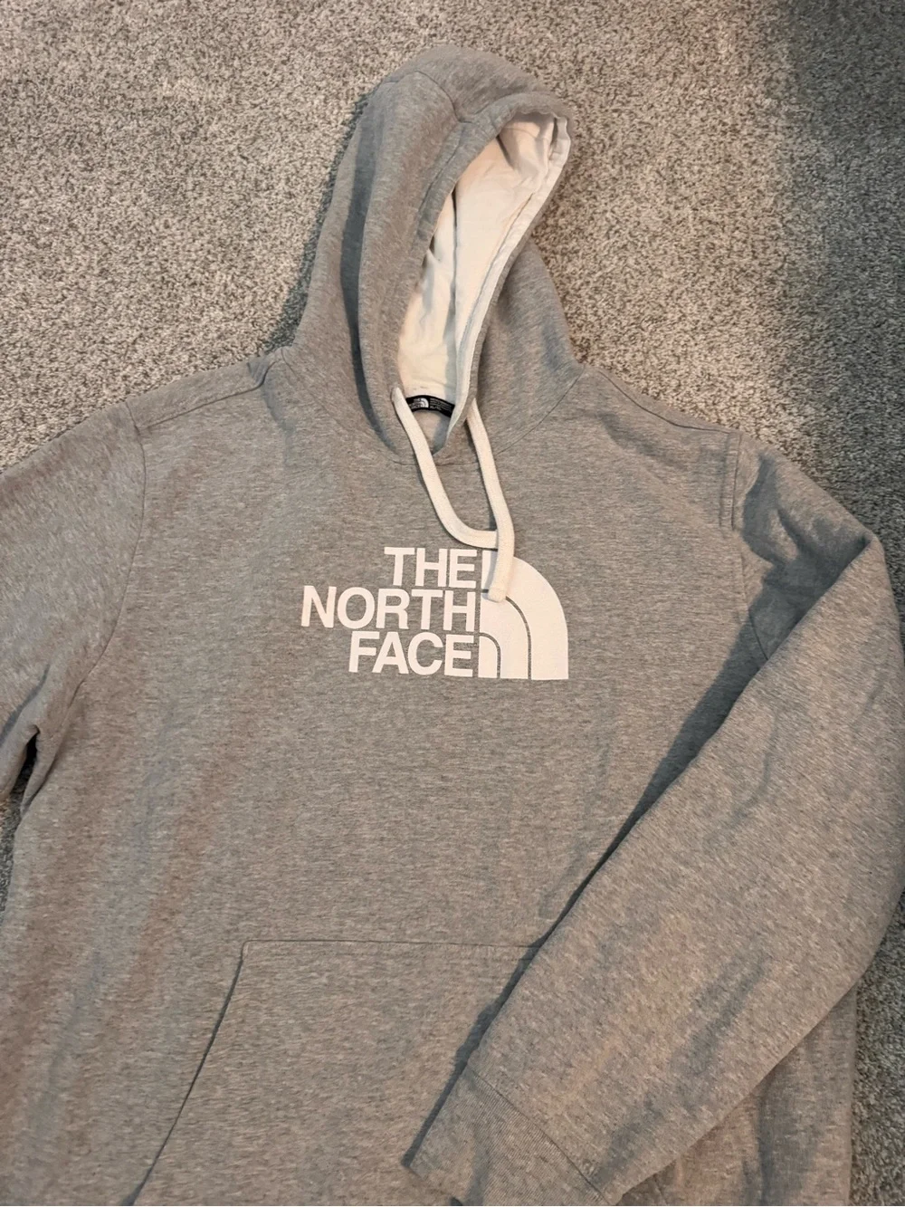 The North Face Men's Light Gray Logo Pullover Hoodie